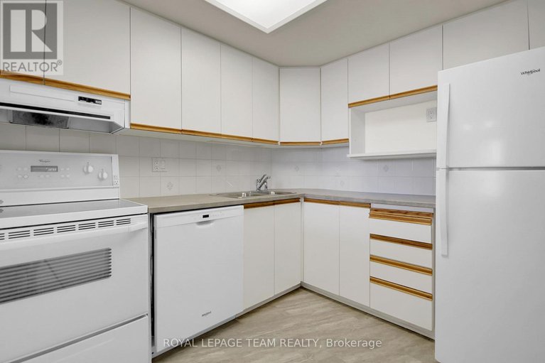 28815929/804-100-grant-carman-drive/borden-farmstewart-farmcarleton-heightsparkwood-hills/ottawa/ontario/K2E8B8_19