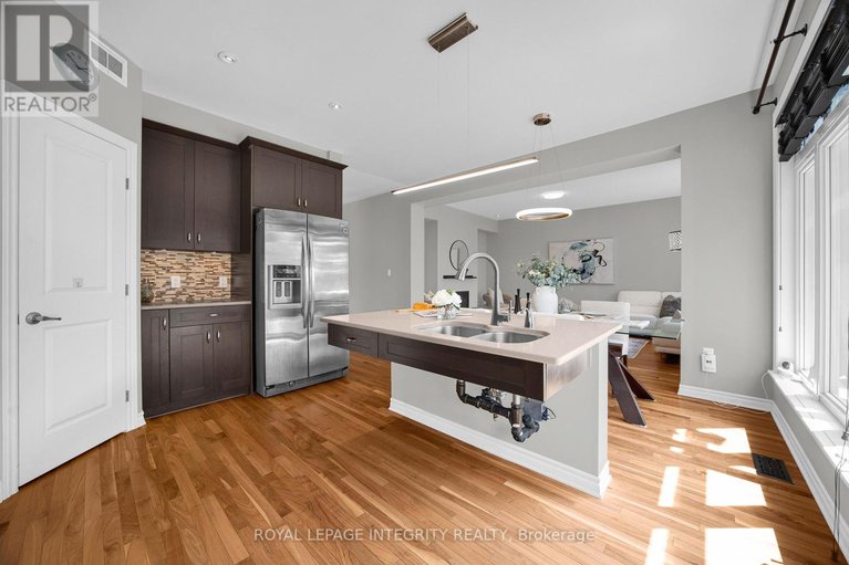 29373195/514-carina-crescent/stonebridge/ottawa/ontario/K2J0Z4_35