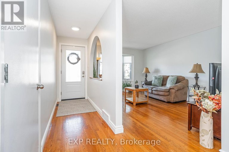 28799326/6084a-vineyard-drive/convent-glen/ottawa/ontario/K1C2M5_3