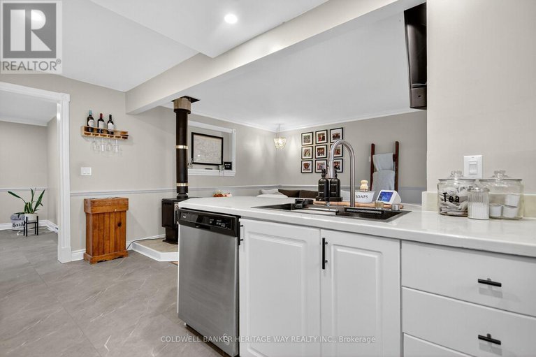 29219774/110-elm-avenue/beckwith-twp/beckwith/ontario/K7C0C4_14