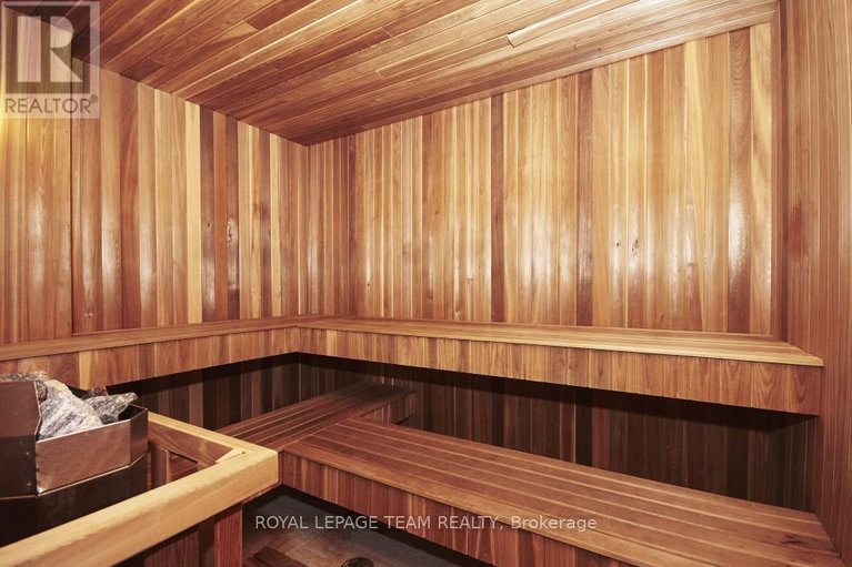 29517496/1303-242-rideau-street/sandy-hill/ottawa/ontario/K1N0B7_13