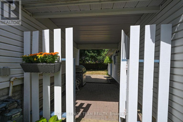 28754447/23-norice-street/meadowlandscrestview/ottawa/ontario/K2G2X3_28