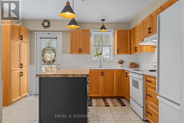 29341438/126-whalings-circle/stittsville-central/ottawa/ontario/K2S1S4_7