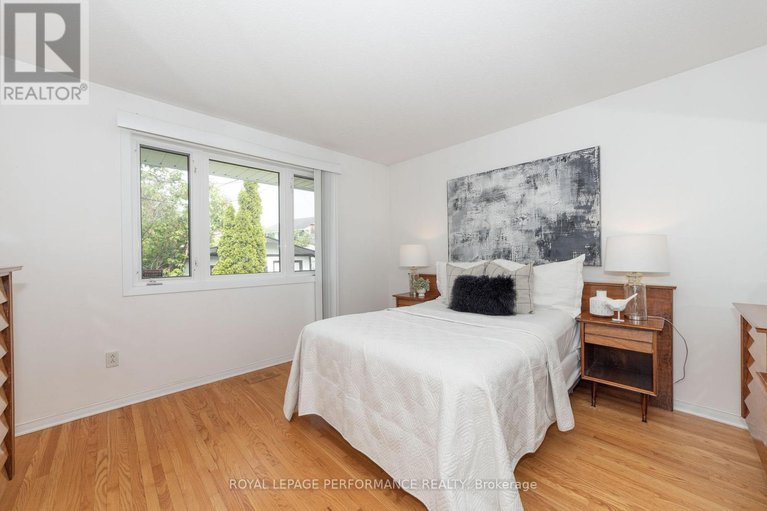 28549709/2091-tawney-road/hawthorne-meadows/ottawa/ontario/K1G1B9_16