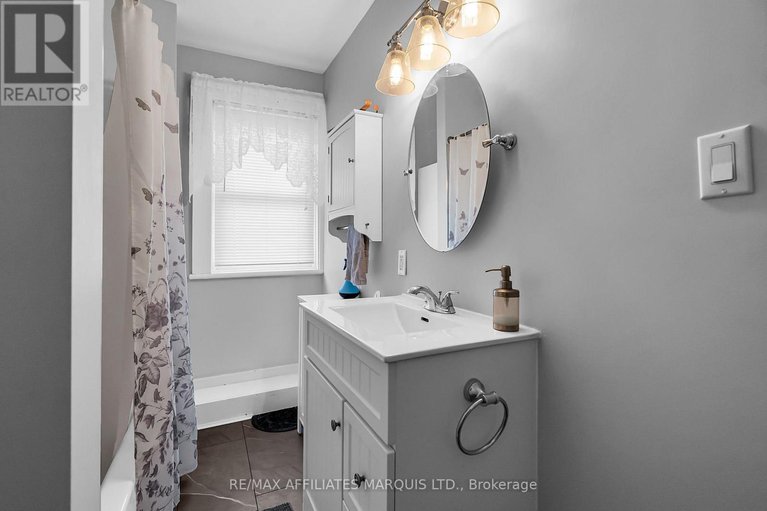 28164009/7-spruce-street/lancaster/south-glengarry/ontario/K0C1N0_23