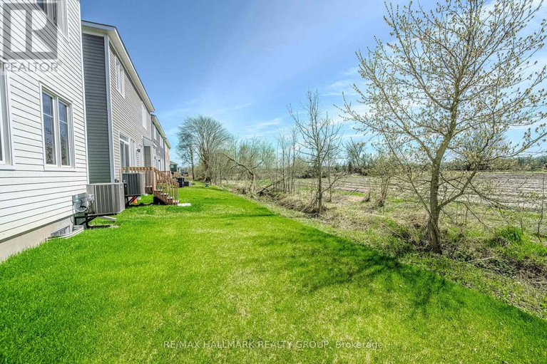 28506453/643-terrier-circle-w/goulbourn-twp-from-franktown-rdsouth-to-rideau/ottawa/ontario/K0A2Z0_42