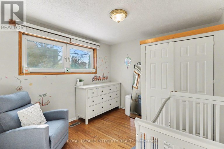 29397623/1838-louisiana-avenue/urbandale-acres/ottawa/ontario/K1H6V1_16