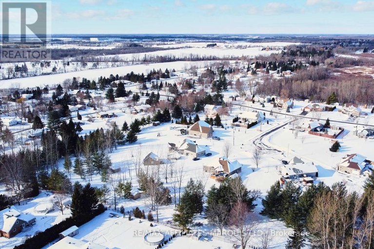 29281457/6574-adrian-court/south-glengarry-charlottenburgh-twp/south-glengarry/ontario/K6H7J1_44