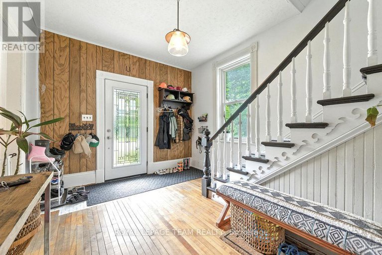 28764656/191-dalkeith-street/pakenham/mississippi-mills/ontario/K0A2X0_6