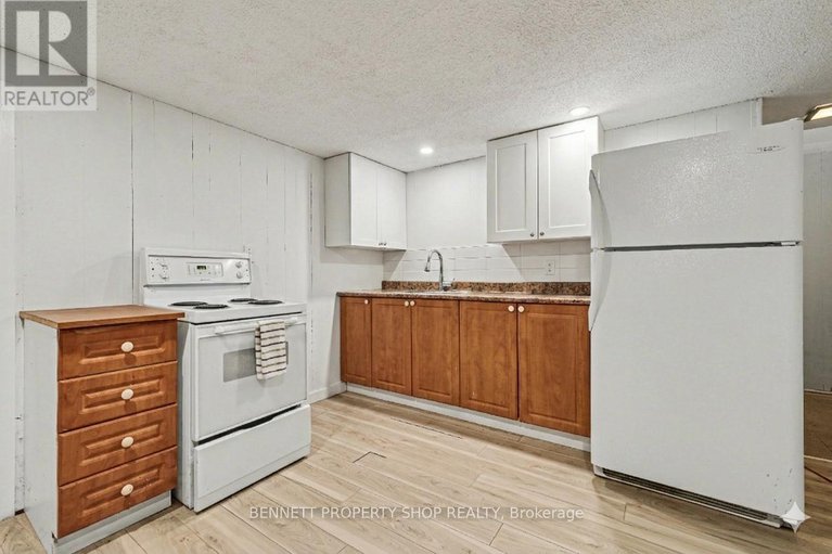 29427976/1112-cobden-road/parkway-park/ottawa/ontario/K2C2Z2_10