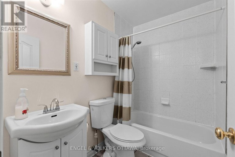 28797761/28-parker-avenue/meadowlandscrestview/ottawa/ontario/K2G3A7_16