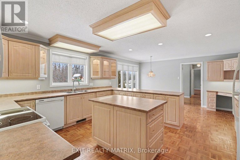 29553238/8329-rodney-farm-drive/osgoode-twp-north-of-reg-rd-6/ottawa/ontario/K0A2P0_15