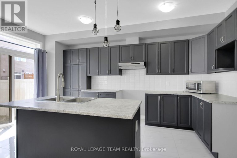 28243617/605-lauraleaf-crescent/half-moon-bay/ottawa/ontario/K2J6G7_13