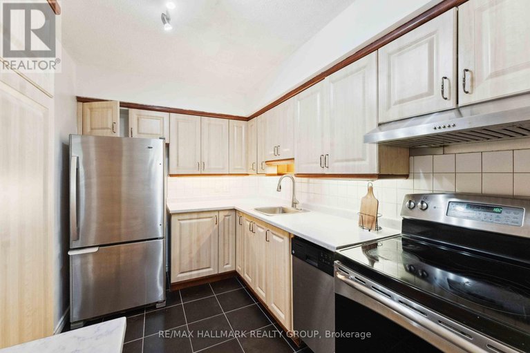 28414762/158c-mcarthur-avenue-s/vanier/ottawa/ontario/K1L8E7_13