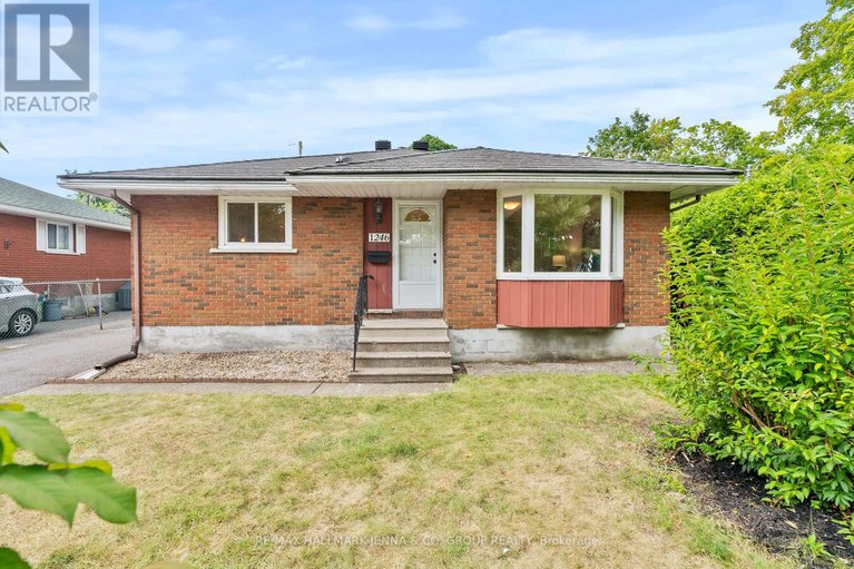 28797764/1246-cobden-road/queensway-terrace-southridgeview/ottawa/ontario/K2C2Z9_1
