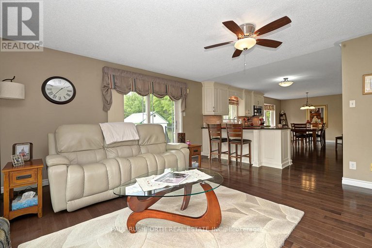 28756527/3285-magladry-road/sarsfieldbearbrook/ottawa/ontario/K4B1J1_8