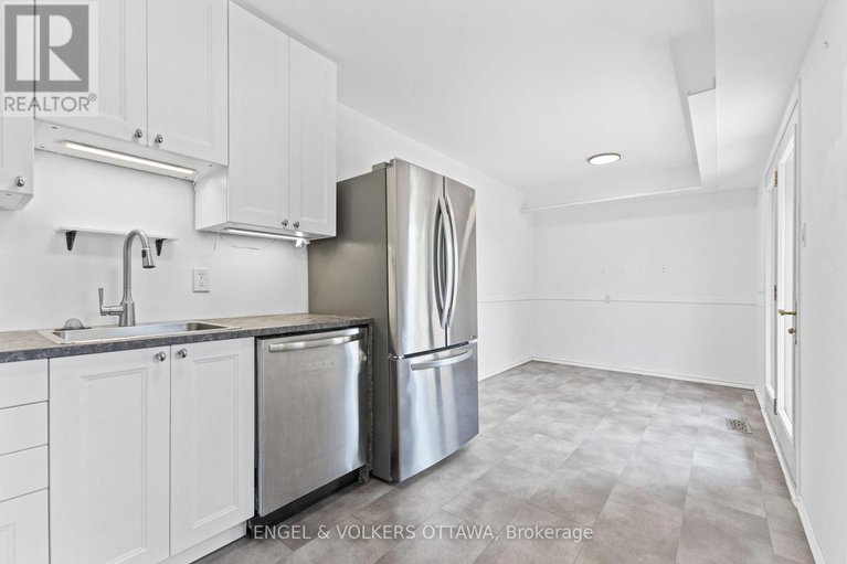 28594230/3-3205-uplands-drive/hunt-club-woods/ottawa/ontario/K1V9T3_12