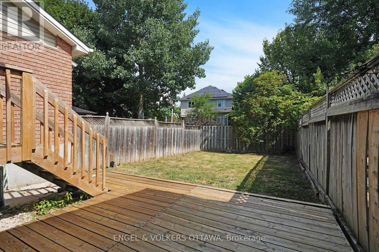 29154466/551-wild-shore-crescent/riverside-southgloucester-glen/ottawa/ontario/K1V1S9_25