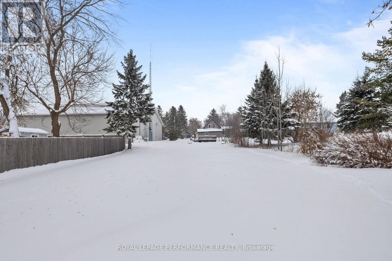 29182653/6-spring-street/maxville/north-glengarry/ontario/K0C1T0_30