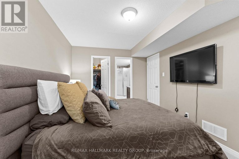 29431775/358-galston-private/mer-bleuebradley-estatesanderson-park/ottawa/ontario/K1W0G3_30