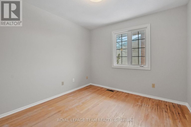 29531002/87-386-kintyre-private/carleton-square/ottawa/ontario/K2C3M6_22