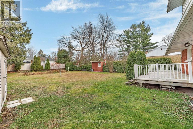 28812446/2099-balharrie-avenue-s/hawthorne-meadows/ottawa/ontario/K1G1G4_25