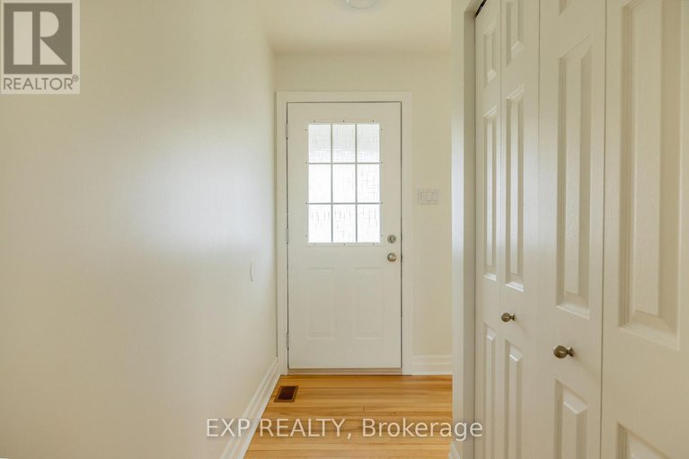28908763/1954-rosebella-avenue/blossom-parkleitrim/ottawa/ontario/K1T1G7_2