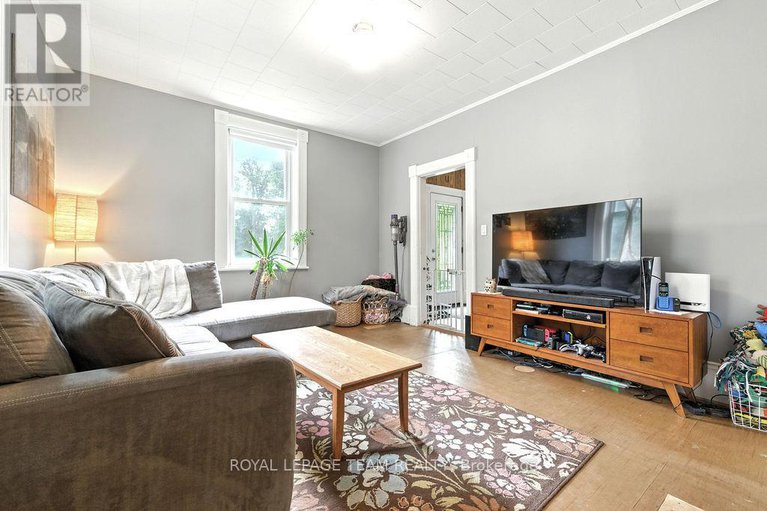 28764656/191-dalkeith-street/pakenham/mississippi-mills/ontario/K0A2X0_9