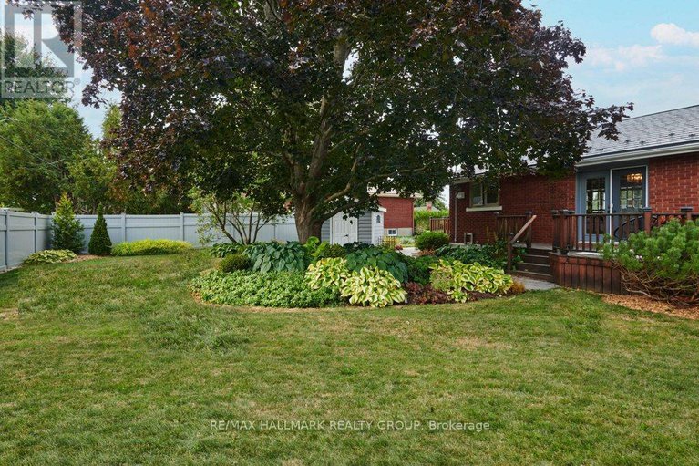 28891656/14-roundhay-drive/manordale/ottawa/ontario/K2G1B5_33