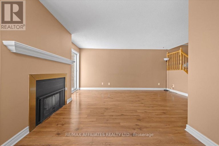 29094492/1938-ashmont-street/chapel-hill/ottawa/ontario/K1C7B9_13