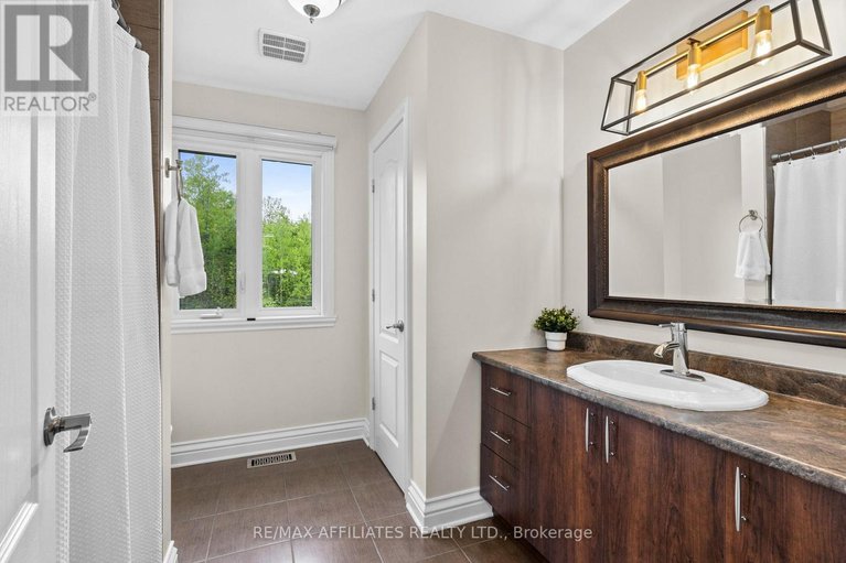 28373926/621-du-bercail-street/lorignal/champlain/ontario/K0B1K0_23