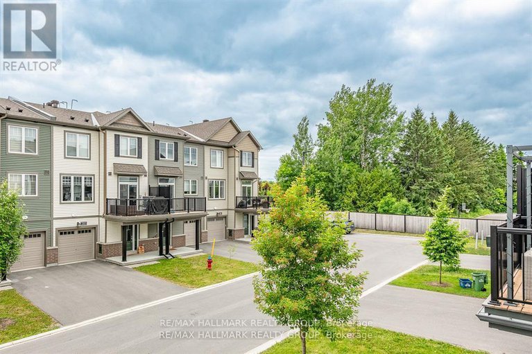 28591919/210-attwell-private/morgans-grantsouth-march/ottawa/ontario/K2K0P6_42