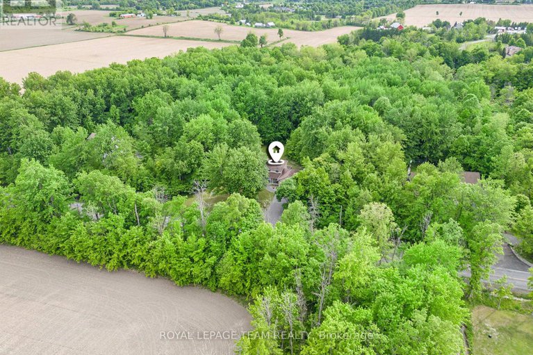28393662/6444-third-line-road-s/north-gower/ottawa/ontario/K0A2T0_28