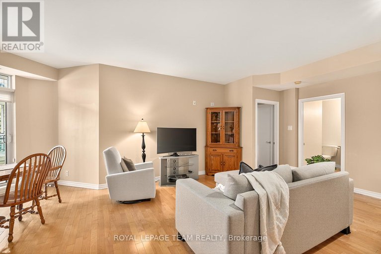 29430008/230-205-bolton-street/lower-townbyward-market/ottawa/ontario/K1N1K7_13