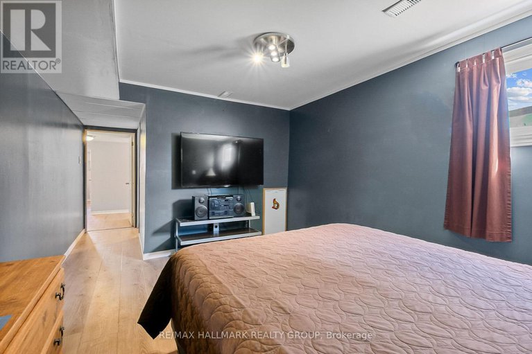 28228944/1811-applegrove-court/beacon-hill-south/ottawa/ontario/K1J6S4_21