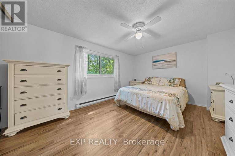 29220422/3166-stockton-drive/blossom-parkkemp-parkfindlay-creek/ottawa/ontario/K1T1S1_17