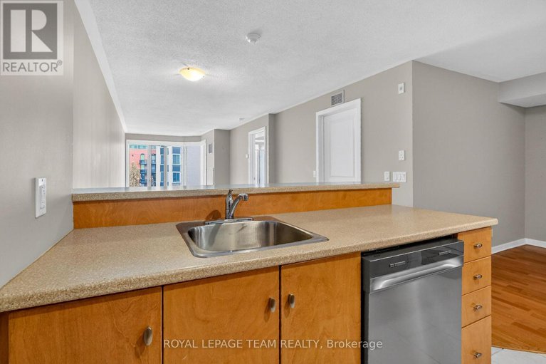 29253841/804-138-somerset-street-w/ottawa-centregolden-triangle/ottawa/ontario/K2P0A3_30