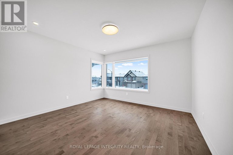 29234457/899-ralph-hennessy-avenue/riverside-southgloucester-glen/ottawa/ontario/K1X0B1_32