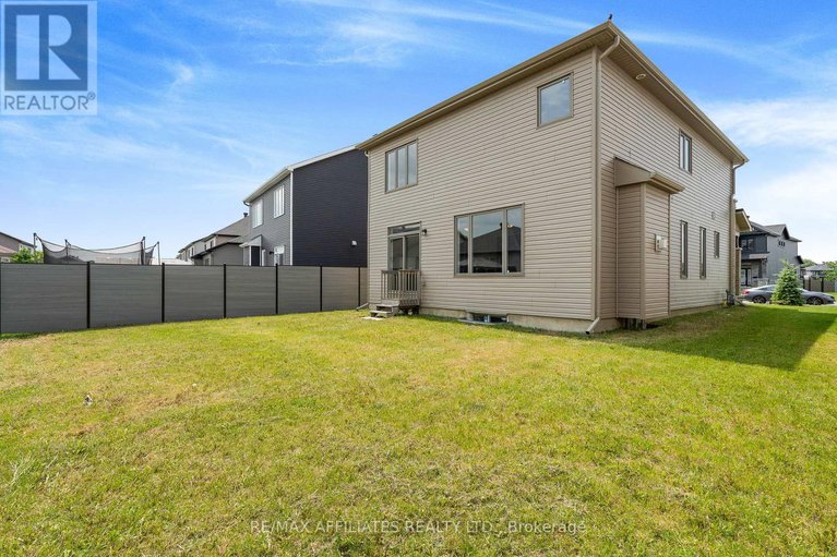 28557333/784-namur-street/embrun/russell/ontario/K0A1W0_27