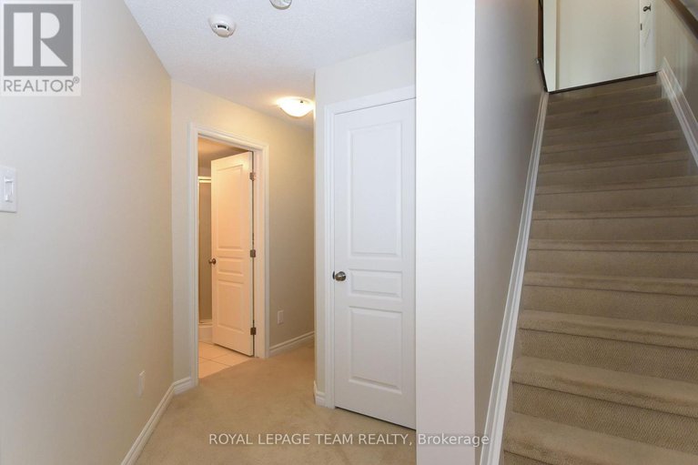 28917625/28-200-pembina-private/riverside-southgloucester-glen/ottawa/ontario/K4M0G7_13
