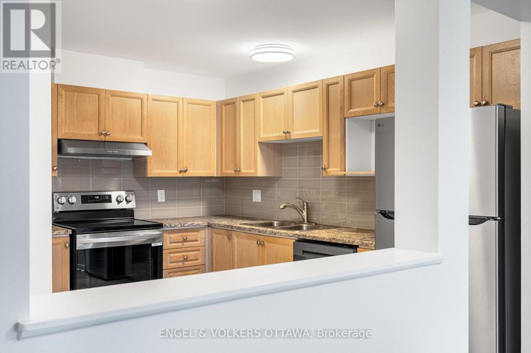 29123797/1626-trenholm-lane/fallingbrookpineridge/ottawa/ontario/K4A4B6_14