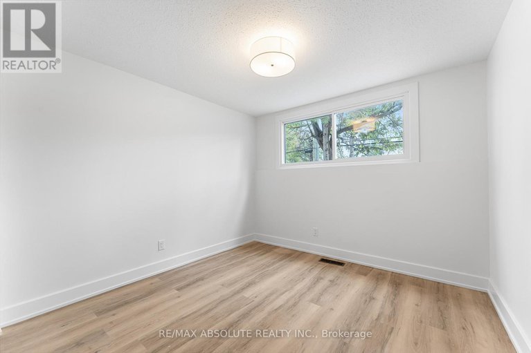 29114114/14-mulvagh-avenue/borden-farmstewart-farmcarleton-heightsparkwood-hills/ottawa/ontario/K2E6M6_25