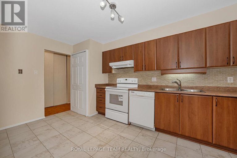 29231241/200-260-brittany-drive/viscount-alexander-park/ottawa/ontario/K1K4M2_14