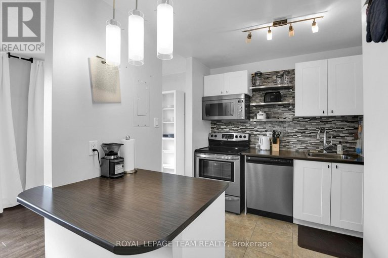 28762846/811-2000-jasmine-crescent/beacon-hill-south/ottawa/ontario/K1J8K4_15