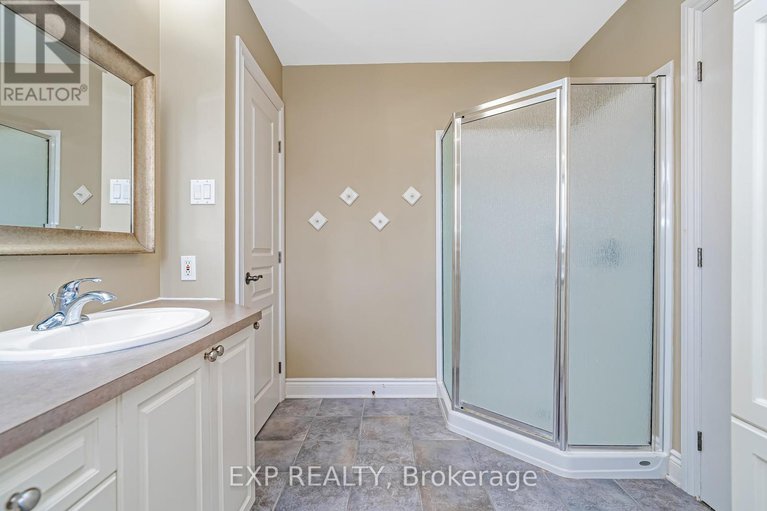 28606248/1125-waterpark-place/manotick-long-island-nicholls-island/ottawa/ontario/K4M1J7_26