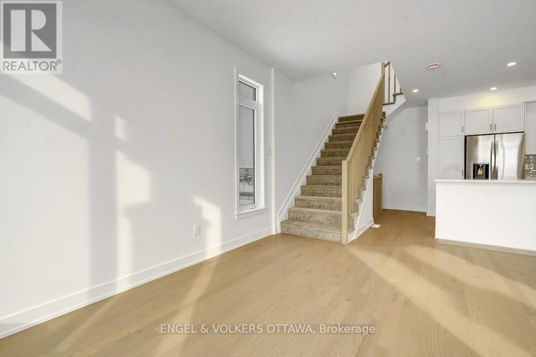 29308980/584-arbia-ridge/emerald-meadowstrailwest/ottawa/ontario/K2S2S4_20