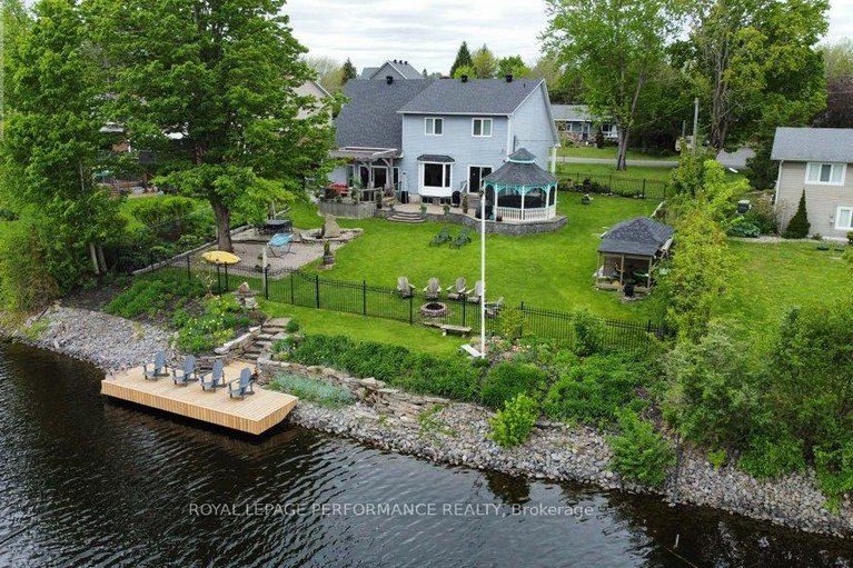 28347895/6099-james-bell-drive/manotick-south-to-roger-stevens/ottawa/ontario/K4M1B3_45