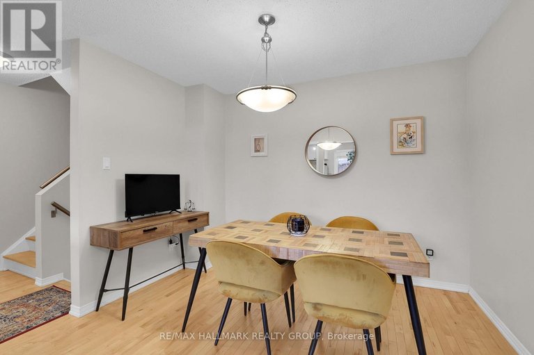 29673890/34-55-bering-court/katimavik/ottawa/ontario/K2L2B8_11