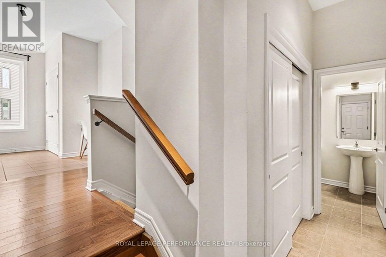 29540688/14-academie-street/embrun/russell/ontario/K0A1W0_16