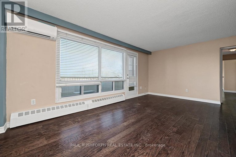 29431778/518-20-chesterton-drive/borden-farmstewart-farmcarleton-heightsparkwood-hills/ottawa/ontario/K2E6Z7_6